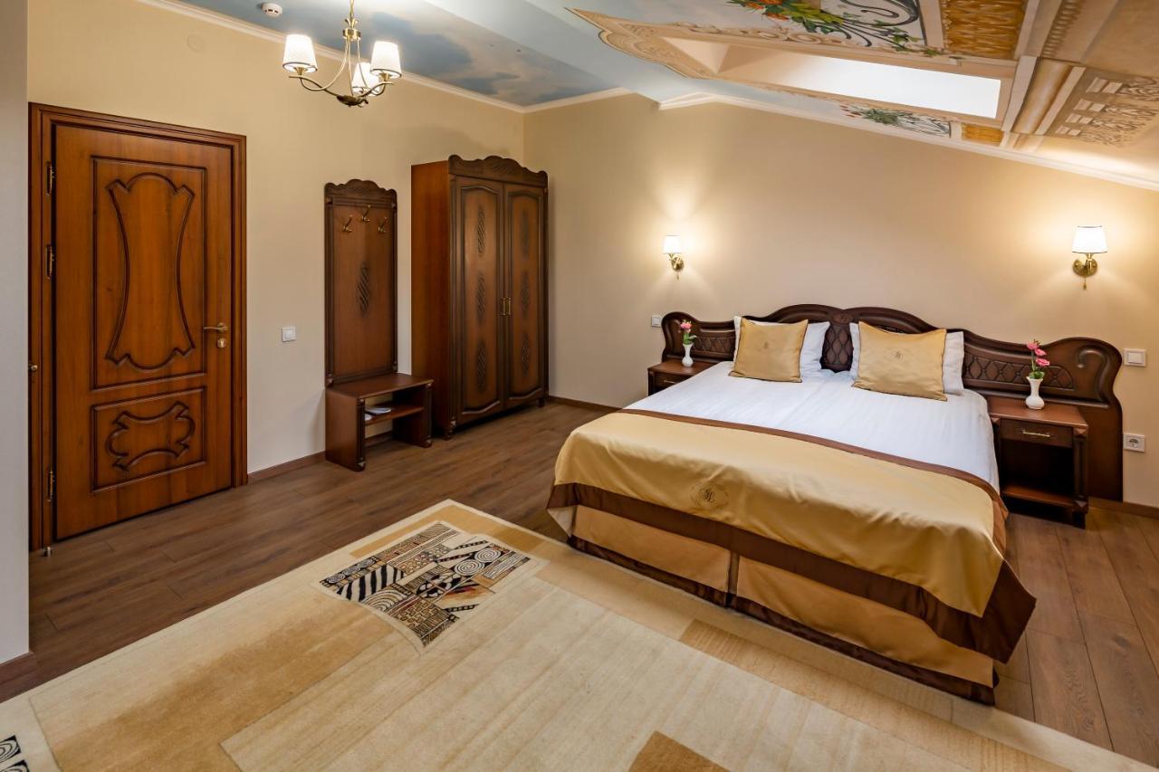 Mini-Hotel Guest House Inn Lviv Exterior photo