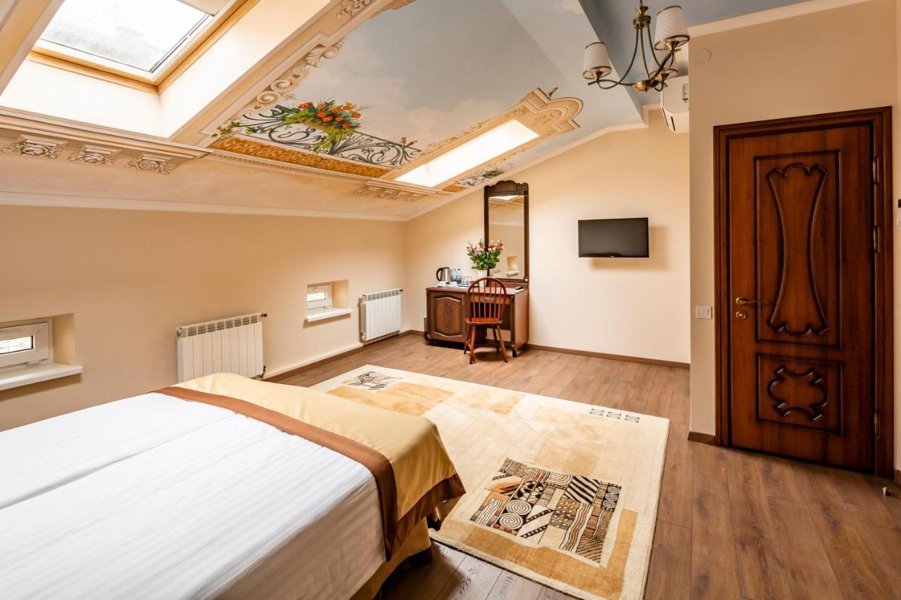 Mini-Hotel Guest House Inn Lviv Exterior photo
