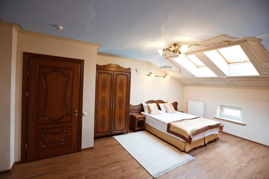 Mini-Hotel Guest House Inn Lviv Exterior photo