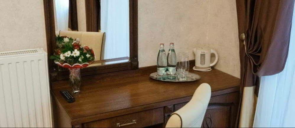 Mini-Hotel Guest House Inn Lviv Exterior photo