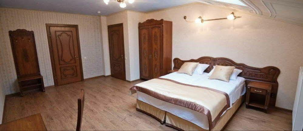 Mini-Hotel Guest House Inn Lviv Exterior photo